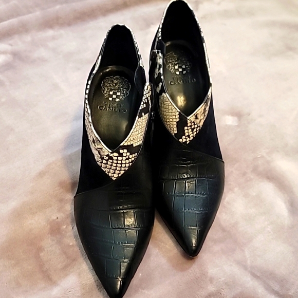 Vince Camuto Shoes - Vince Camuto Ankle Booties 10M